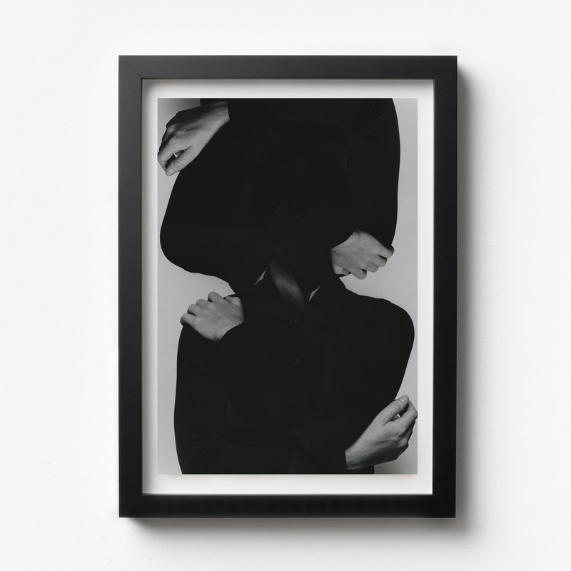 Hands (44.5 x 31.5)