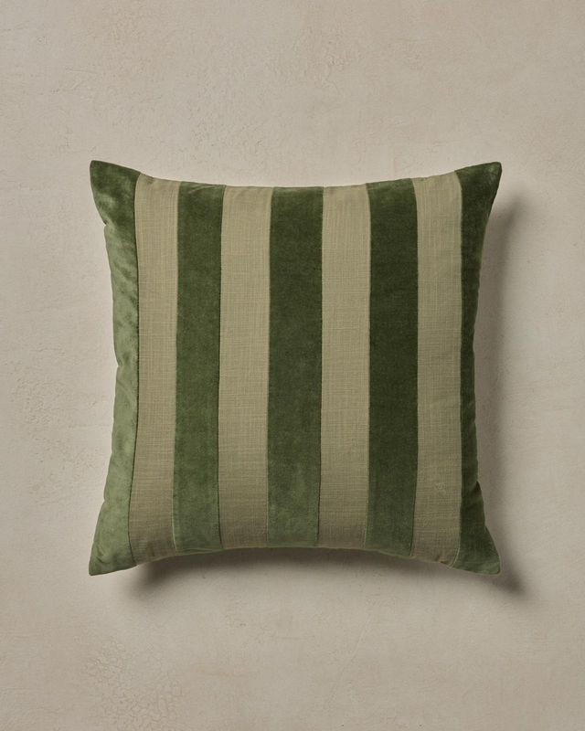 Mirren Pillow - Green 20" x 20"